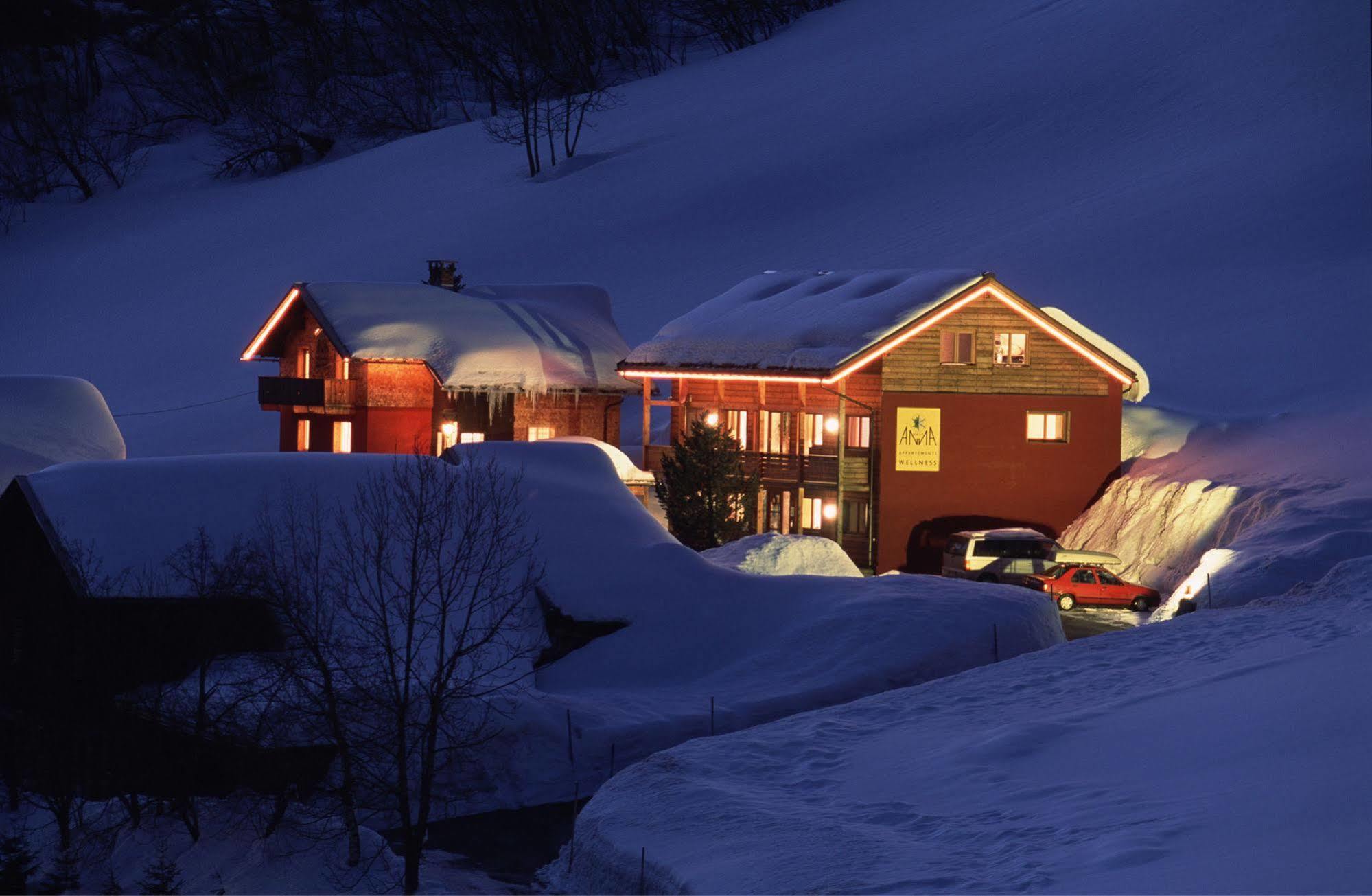 Haus Anna Apartments Langen am Arlberg Exterior foto