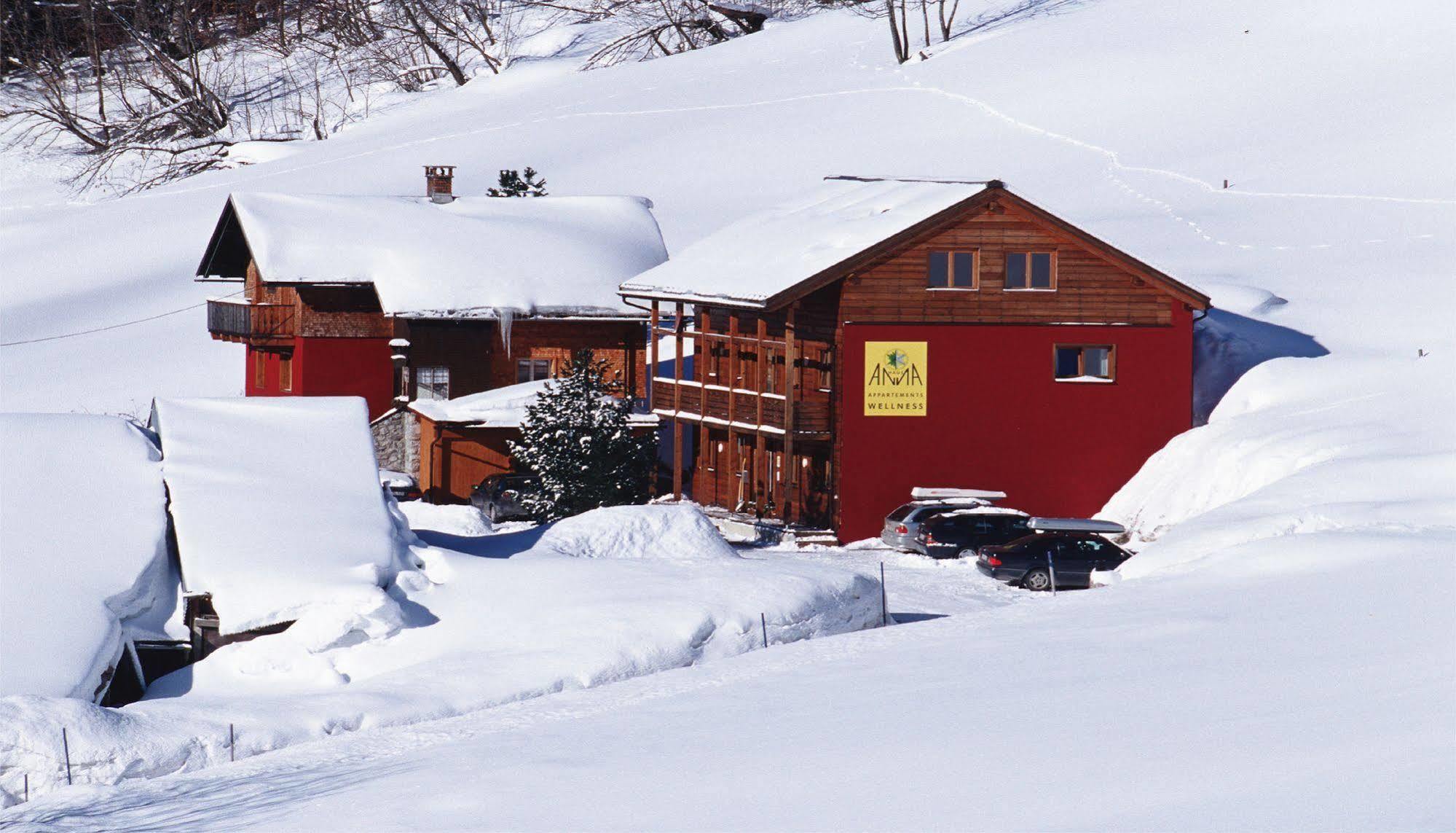 Haus Anna Apartments Langen am Arlberg Exterior foto